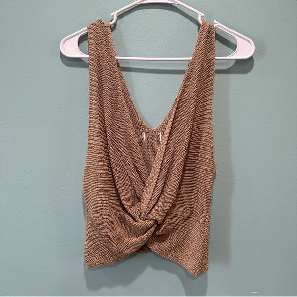 Two Tan Knot Reversible Knit Sleeveless Tops - Picture 5 of 8